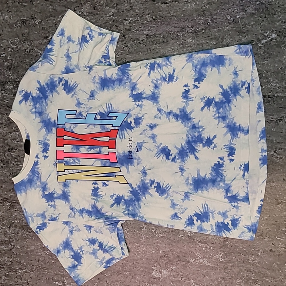 NIKE. World Peace. 🌎 ✌️. 💯 Cotton. Tye-dye. Women's size XL